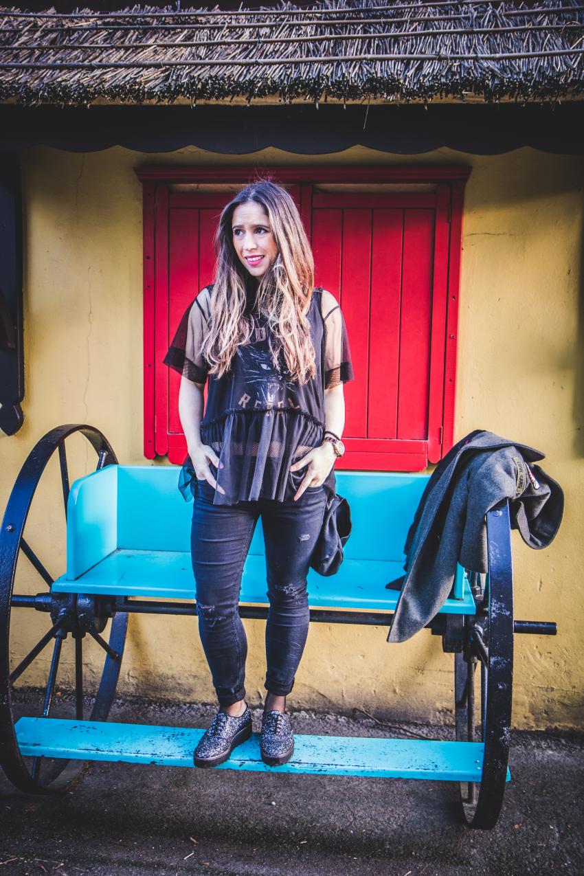 foto en el castillo de Bunratty con Fishnet Tights 